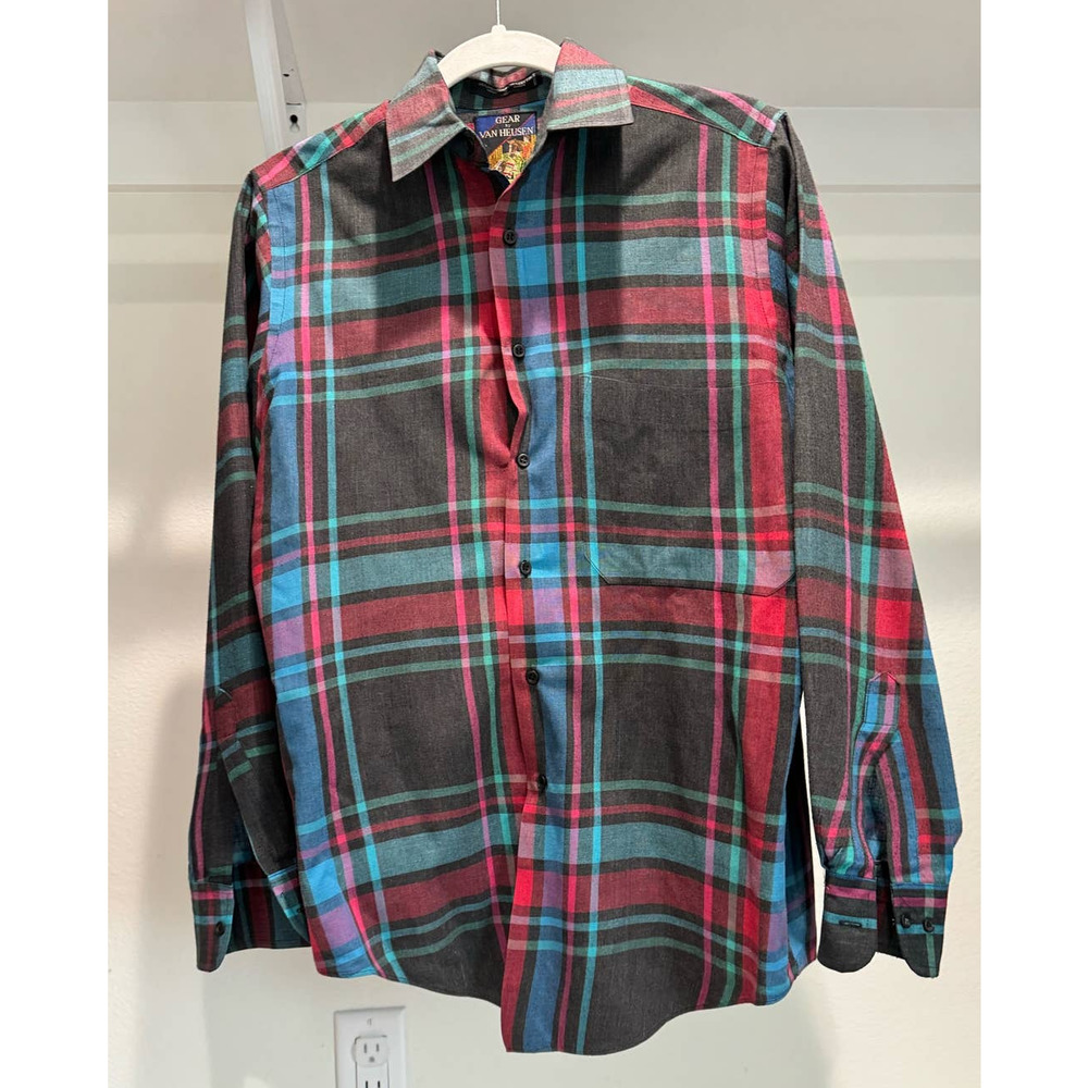 Vintage Gear by Van Heusen Long Sleeve Button-Down Shirt Size‎ Medium